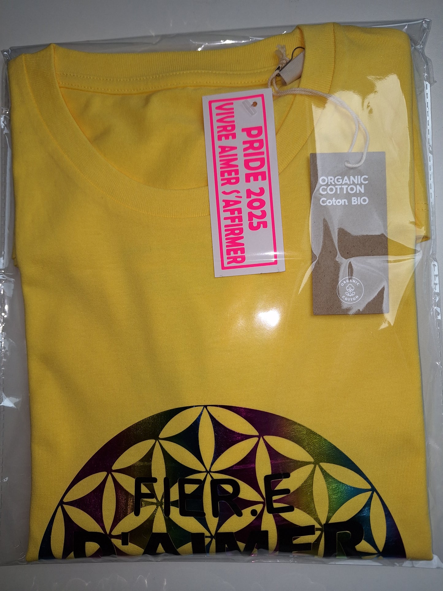 T-shirt Fier.e d'aimer, libre d'exister