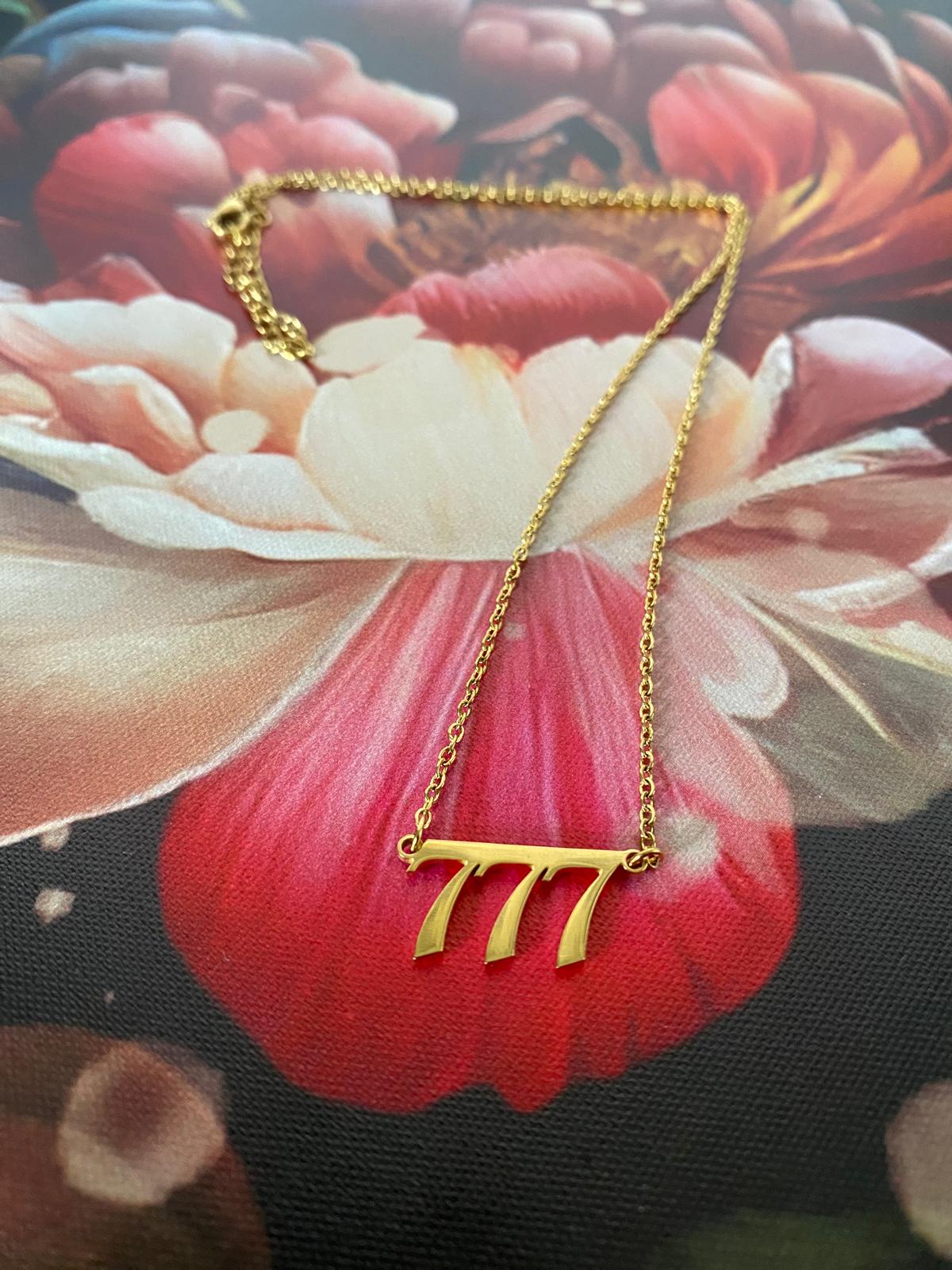 COLLIER NUMEROLOGIE CHIFFRE TRIPLE