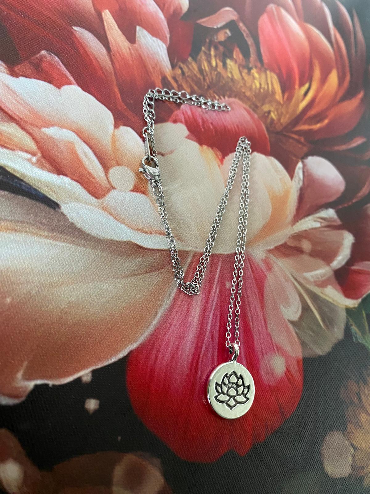 COLLIER FLEUR DE LOTUS DE YOGA