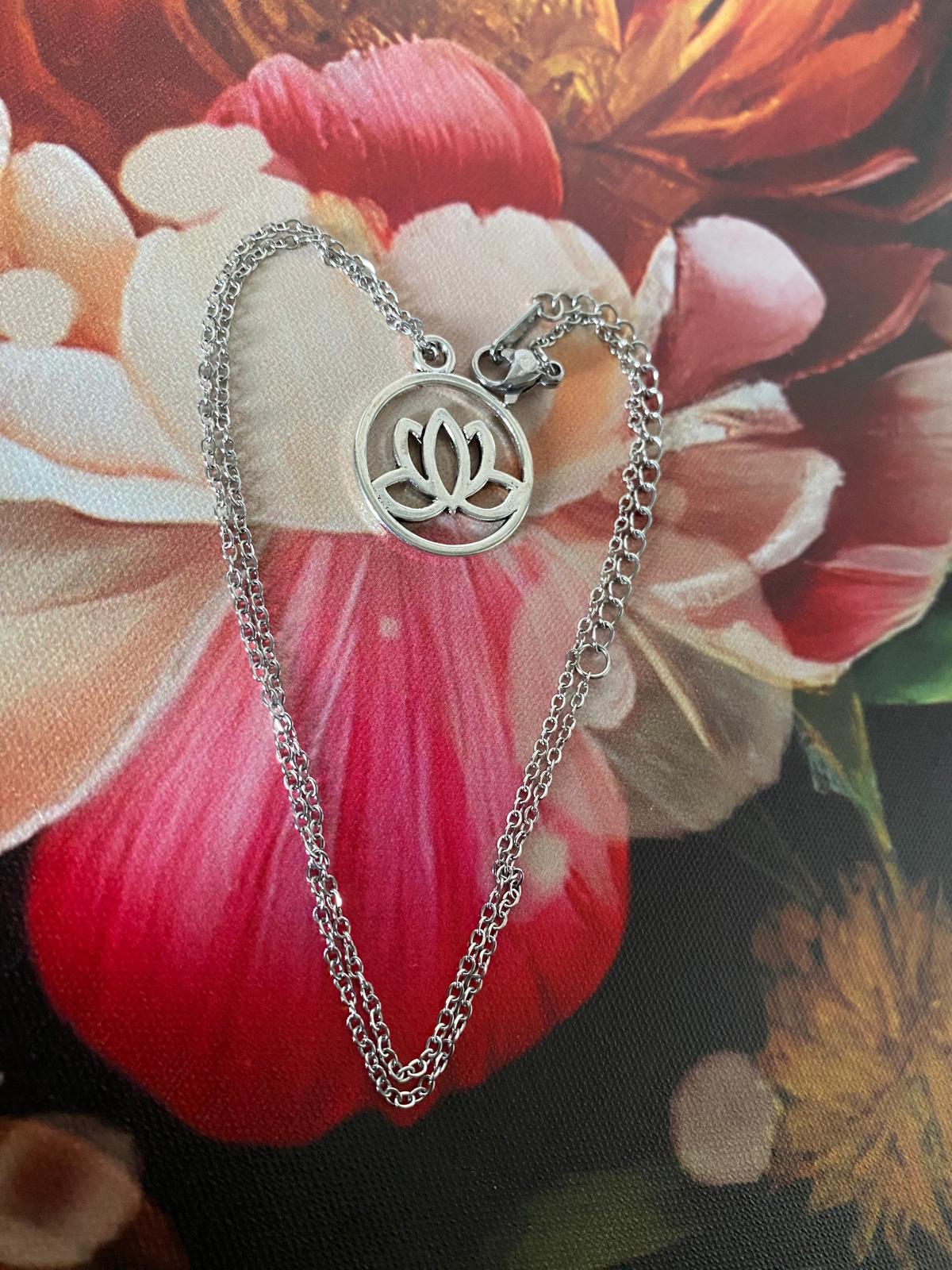 COLLIER FLEUR DE LOTUS DE YOGA
